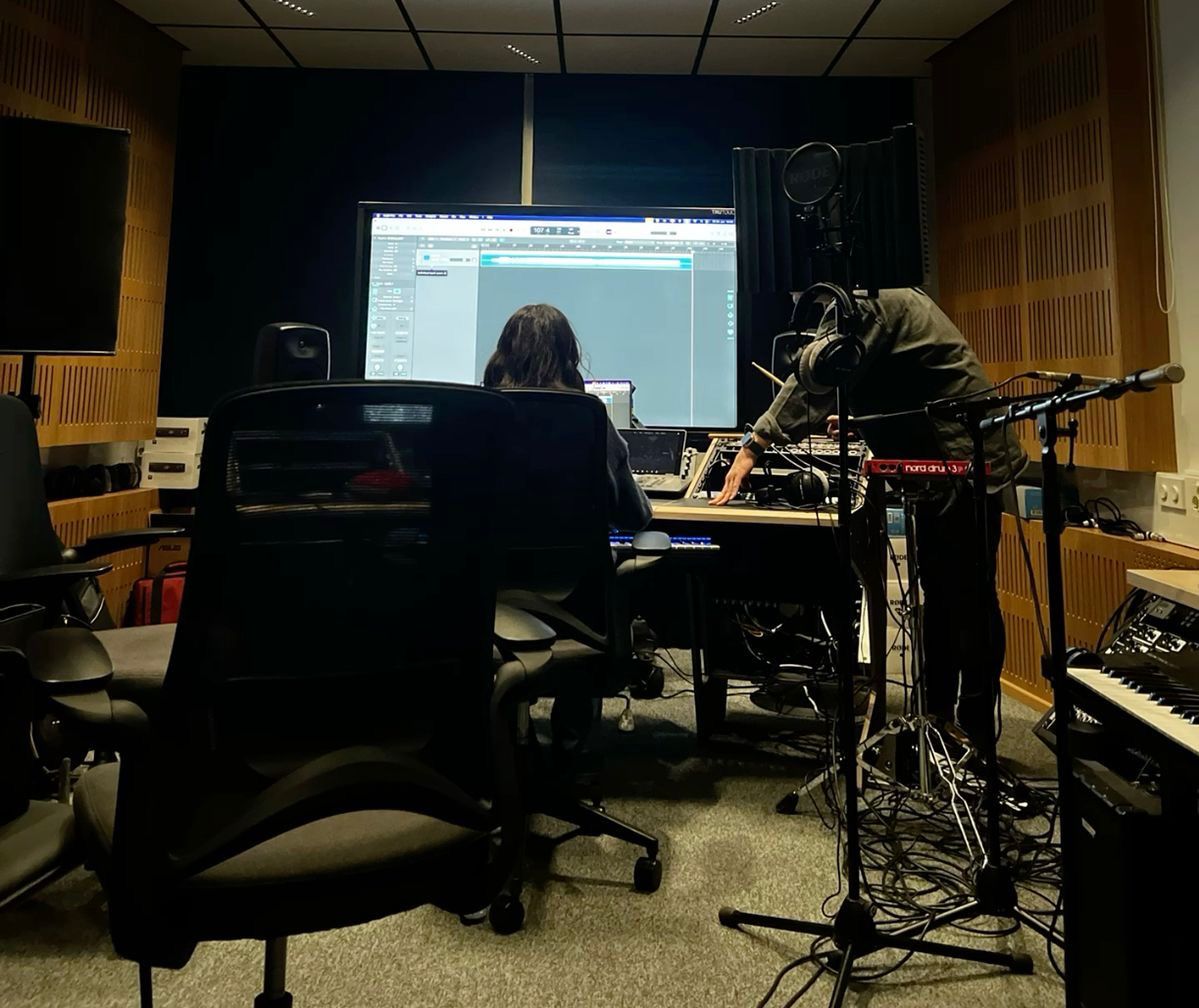 Studio/ Music Industry Hayu